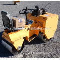 Buen rendimiento de compactación Mini rodillo de camino vibratorio FYL-855